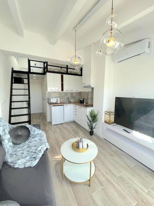 טורבייחה Belle Mar Sea View Studio מראה חיצוני תמונה
